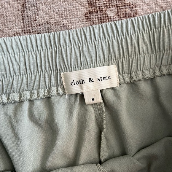 Cloth & Stone lounge wear cropped pants - Picture 5 of 7